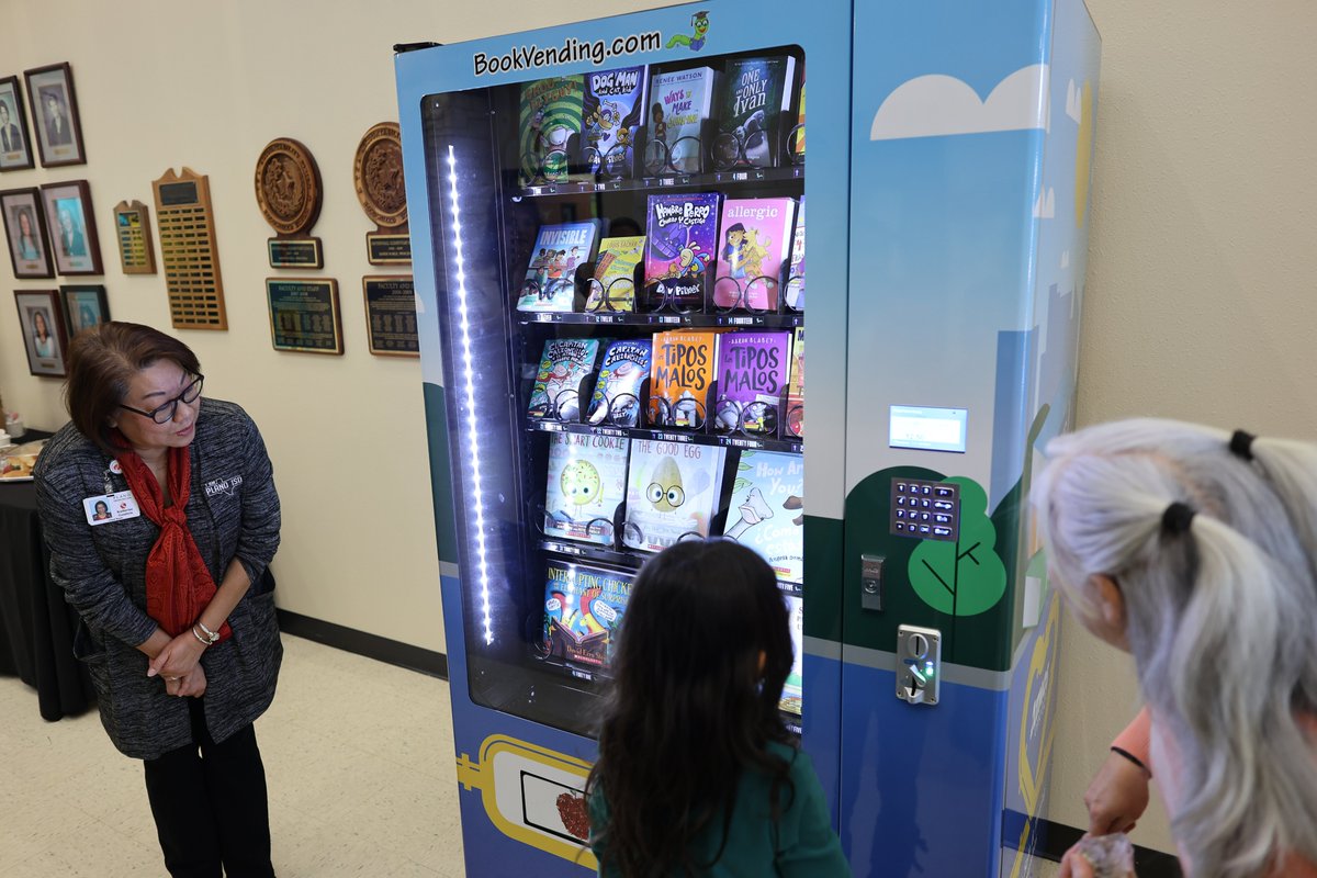 Plano ISD (@plano_schools) on Twitter photo .<a href="/MendenhallHorns/">Mendenhall Elem.</a> students received a special donation! 🎉A ribbon-cutting ceremony was held to unveil the school's new Book Vending Machine, donated by <a href="/PISDEF/">PlSD Education FDTN</a> & <a href="/atmosenergy/">atmosenergy</a>!📚Teachers will reward students with tokens for books for them to keep.
#LevelUpPlanoISD .<a href="/MendenhallHorns/">Mendenhall Elem.</a> students received a special donation! 🎉A ribbon-cutting ceremony was held to unveil the school's new Book Vending Machine, donated by <a href="/PISDEF/">PlSD Education FDTN</a> & <a href="/atmosenergy/">atmosenergy</a>!📚Teachers will reward students with tokens for books for them to keep.
#LevelUpPlanoISD