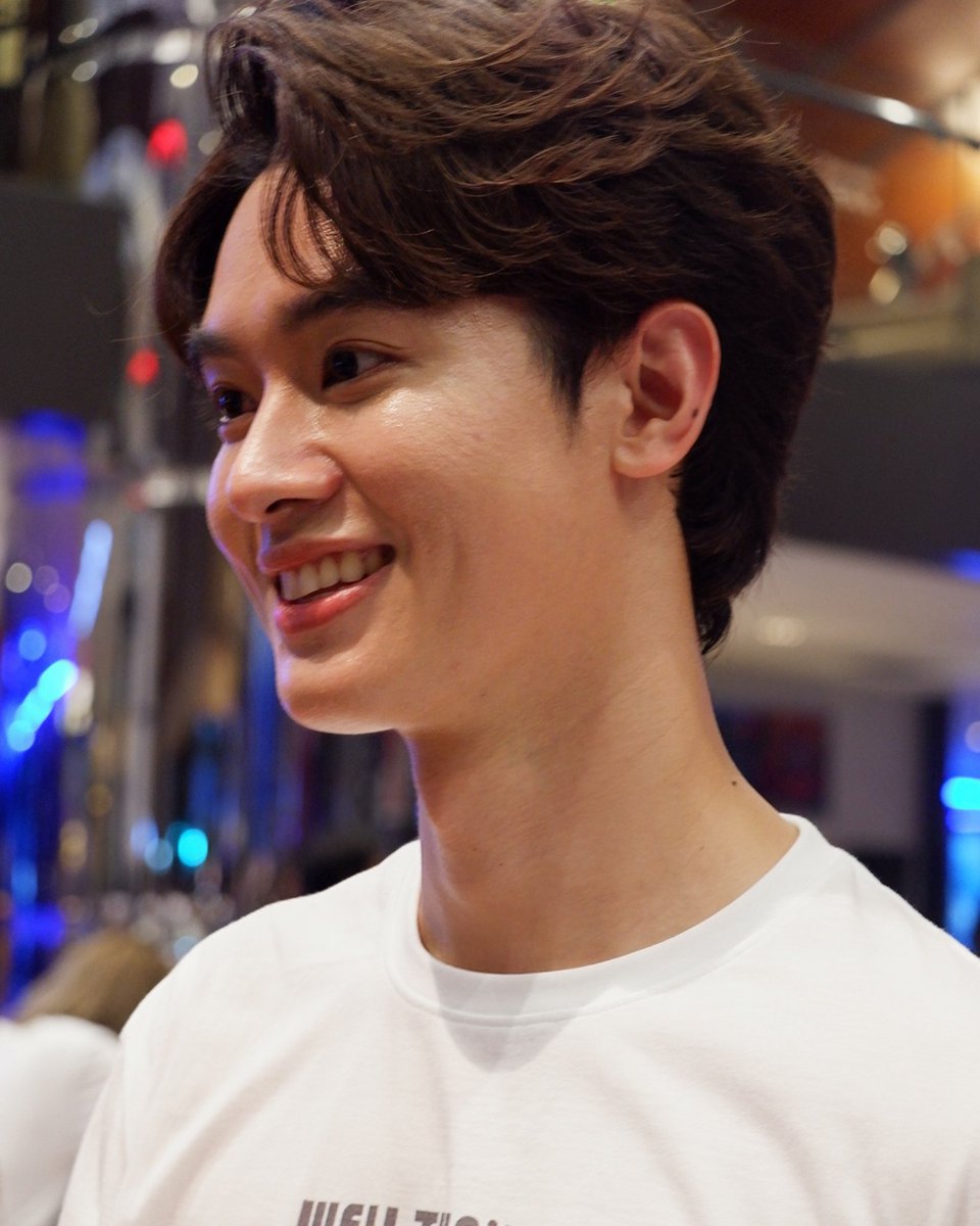 หล่อเกินเบอร์มากค่าาา☺️
#WELLLIGHTUP2024 
#TopSurachet
#topsurachetsupport