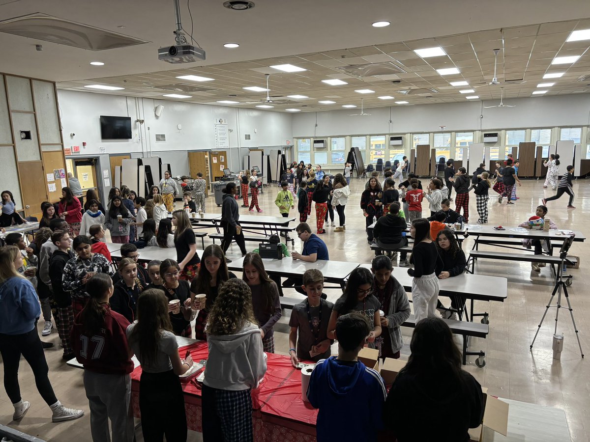 Today the NJHS members conducted an indoor snow day event, which raised money for different organizations within Woodbridge Township. Within the event, there were different stations that included games, photo ops, an SEL Station, and a hot cocoa station!