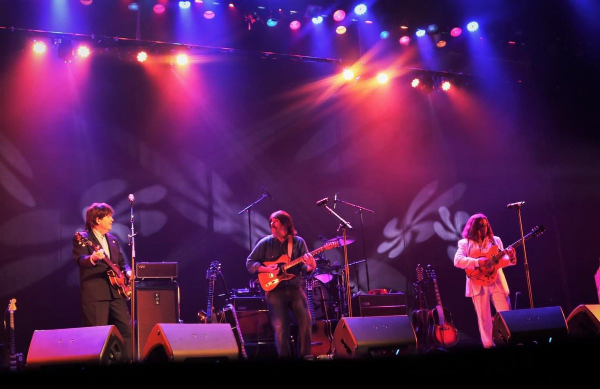 monroe_quinn's tweet photo. Tomorrow night, the The CAST of Beatlemania makes its debut at The State Theatre in Falls Church, VA. We’ve got a great show planned!
Get your tickets here:
https://t.co/XTYrBL0C1Z
#castofbeatlemania #voxamps #pyramidstrings #statetheatre #fallschurchva https://t.co/oaLPxIWuev