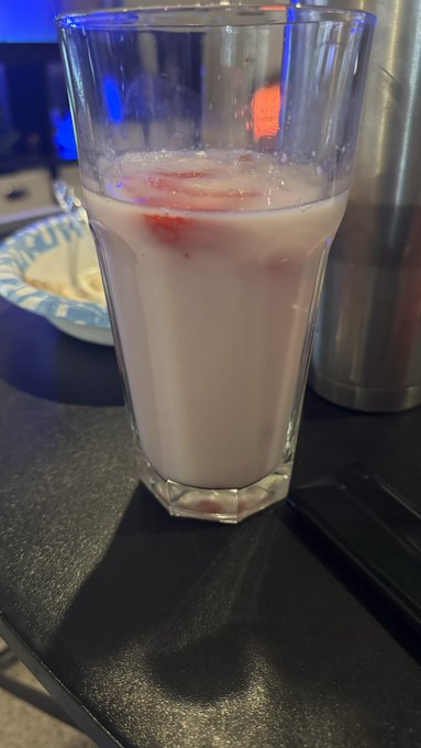 Watch Boogie2988's leaked NSFW photo on TwXstars