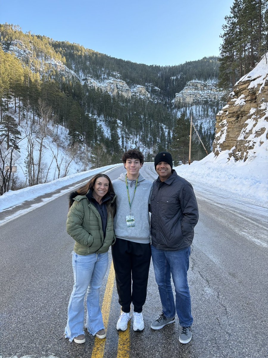 JayWilliams2024's tweet photo. Thank you @tanner_clarkson and the amazing @BHSUFB staff for the hospitality on my official visit! https://t.co/AyURFGjgKV