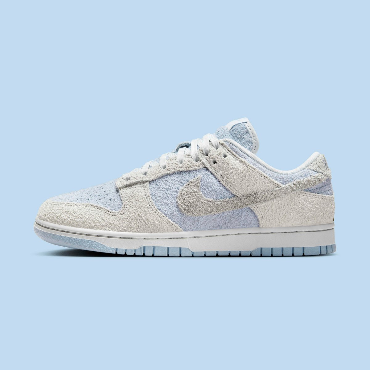 sneakermarketro's tweet photo. Official Images: Nike W Dunk Low "Photon Dust / Light Armoury Blue / Light Smoke Grey" 🌊 https://t.co/R9vOvs61U4