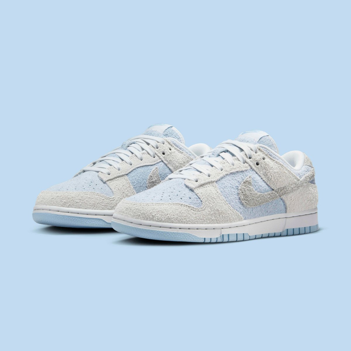 sneakermarketro's tweet photo. Official Images: Nike W Dunk Low "Photon Dust / Light Armoury Blue / Light Smoke Grey" 🌊 https://t.co/R9vOvs61U4