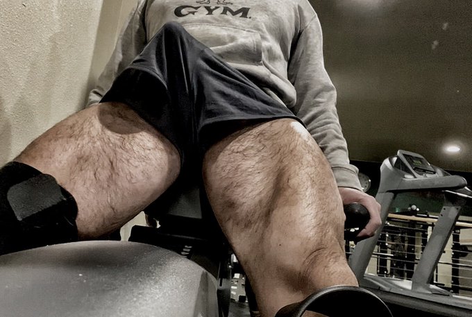 Morning wood https://t.co/lf2E8pKbPM