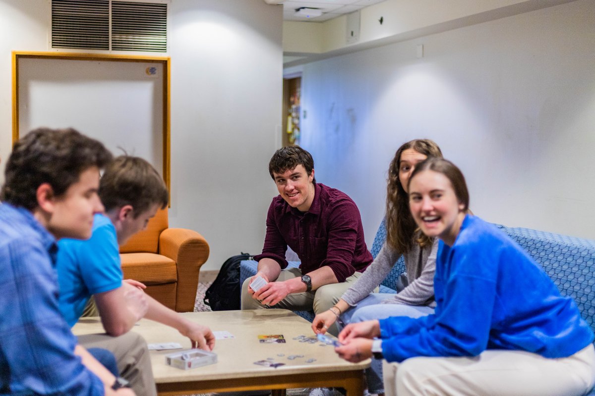 <a href="/CreightonHonors/">Creighton Honors Program</a> is equipping Bluejays to make a difference across many industries. 💡 

Honors students receive a personalized academic journey, priority registration, guidance from faculty advisors, and life-long friendships.

Learn more >> bit.ly/3HbHbEX