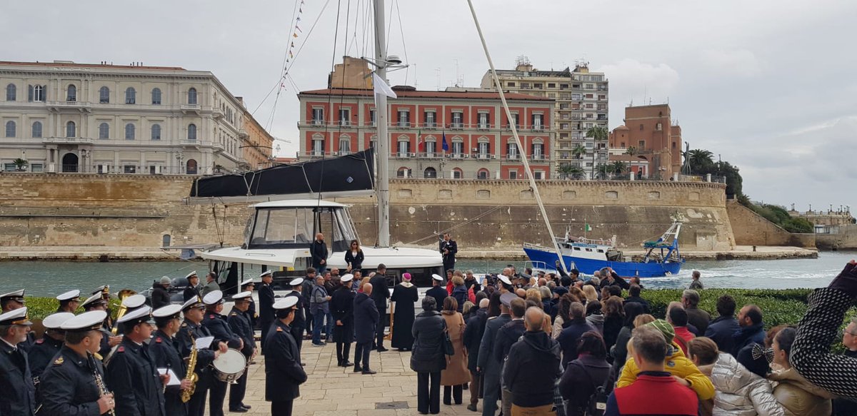 “Amphitrite”, the new catamaran for underwater archaeological research, was inaugurated today in Taranto by Barbara Davidde, Chairperson of the 2001 Convention for the Protection of Underwater Cultural Heritage STAB, and Krista Pikkat, UNESCO Director for Culture and Emergencies.