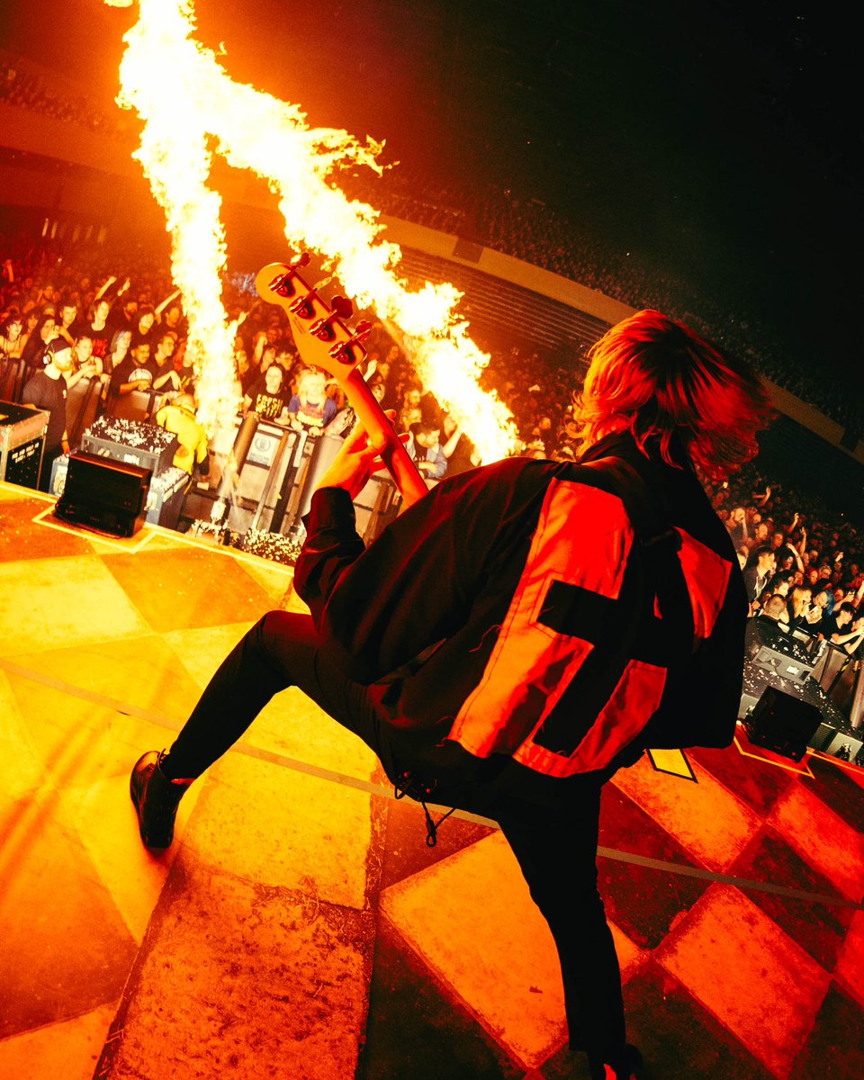 bmthofficial's tweet photo. 𝙨𝙝𝙮 𝙖𝙛 https://t.co/Gk9KTtL8ed