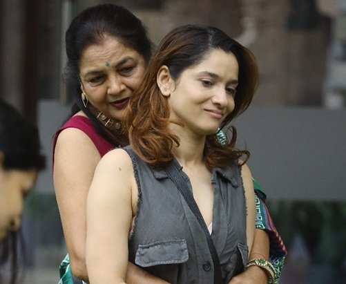 #StayStrongAnkitaLokhande !!That's it!! that's the tweet!!
#AnkitaLokhande and her mom are very strong nd they're handling all this wisely and maturely!! But vicky and his family is taking advantage of this!

they're tolerating enough!!JIS DIN SABR KA BAANDH TOOTEGA💔
#BiggBoss17