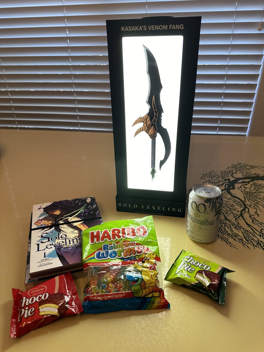 A ridiculously cool mailer to celebrate the premiere of #SoloLeveling on Crunchyroll.