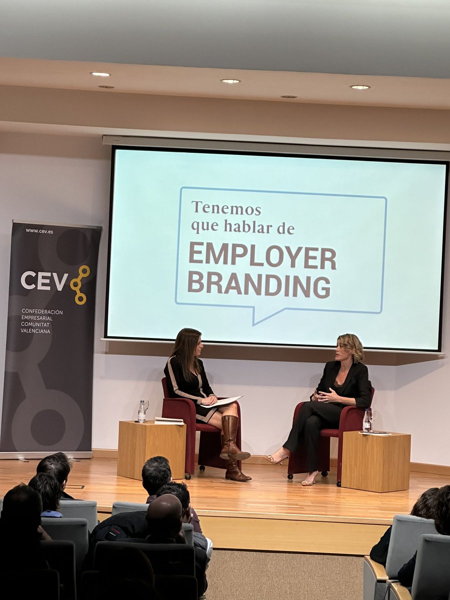 Hoy hablamos de #employer #branding con <a href="/martairanzo/">Marta Iranzo Bañuls</a> y <a href="/PuriNaya/">Puri Naya</a> 
¡Grandes!