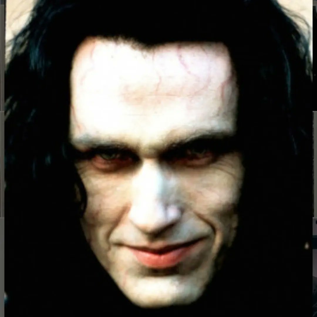 Thomas plays a great Valek, the master vampire whom Jack has sworn to slay. Griffith plays the villain with so much passion. It works extremely well. Griffith is an imposing figure, and you get a real sense of the nobility & savagery of Valek's character.
#MasterAtWork