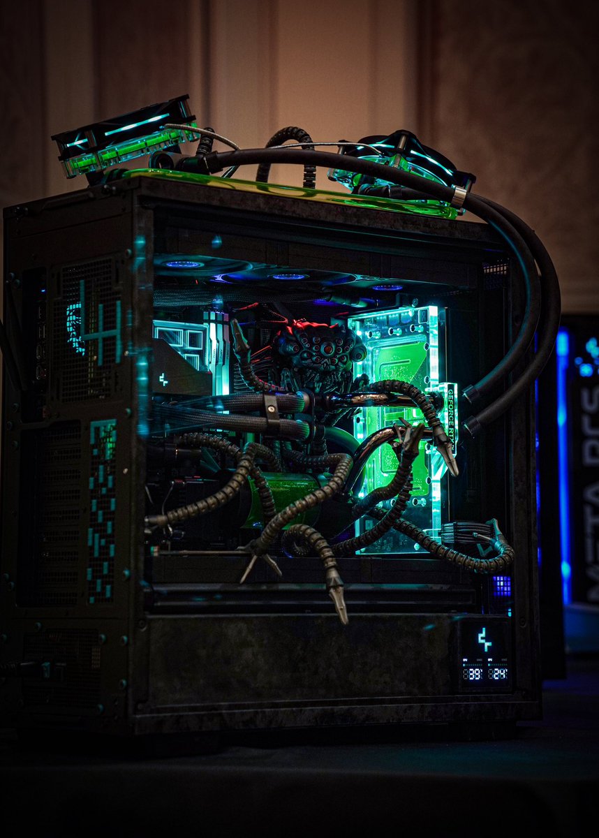 Another cool day with these amazing builds!!
#deepcool #ces #CES #CES2024 #aircooled #pcmods #gaming
