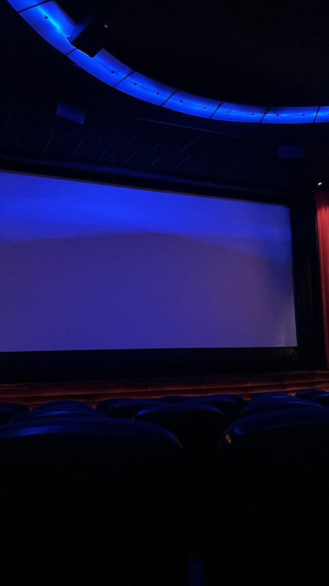 Show time!

#GunturKaaramBookings #GunturKaaramReview #GunturKaaramEurope