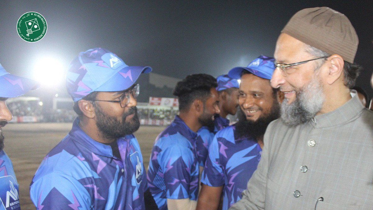 mohsinaddeen96's tweet photo. #AIMIM Chief & Hyderabad MP Barrister @asadowaisi Sahab With Aurangabad MP @imtiaz_jaleel Attended IJ Fest At Aam khas Ground Aurangabad. 🦁🙌😍👑
#AIMIM #AsaduddinOwaisi #ImtiazJaleel #MP #aurangabad #IJFest #cricketmatch #programs #maharashtra #india https://t.co/2pHLptusSd
