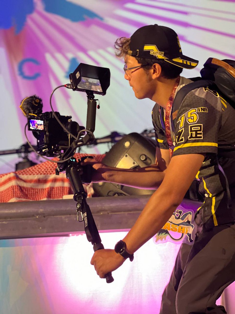 WashiZashi's tweet image. Hello everyone!!

Im going to mostly be filming this FC for my con video. Im very excited, but also very nervous! If you see me behind the camera, lets get it rolling!!! 😁😁🎥
#motionfur