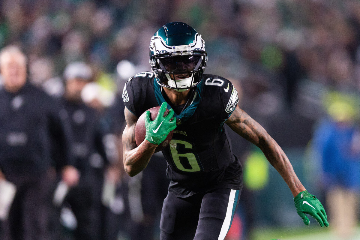 PHLEaglesNation's tweet photo. DeVonta Smith confirms to reporters he’ll be back for Monday: “I don’t have a pep talk for y’all. I’ll be there. Count me in. See you on Monday.”

#Eagles https://t.co/n554ZFO8WW