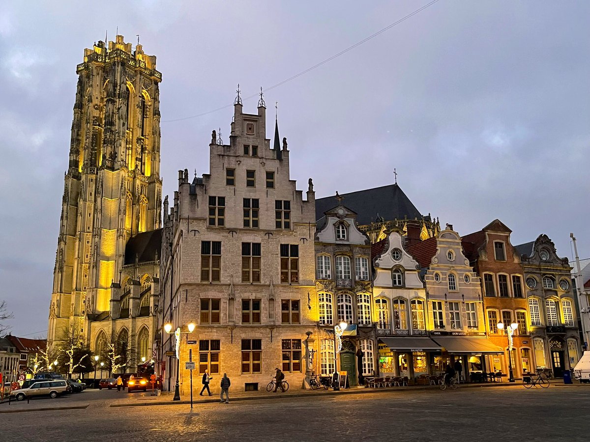 joukesp's tweet photo. #CraftBeer #BeerLover #Beer #BeerByPhilippe
#Maestros #deSlegte #Lab9 #Maanlicht
Busy afternoon w visits to hairdressers Maestro’s, bookshop de Slegte, Apple shop Lab9, a walkabout & drinking a beer @maanlicht.mechelen
St. Bernardus Christmas, there may be better, but not much! https://t.co/Vqpg7Bfxic