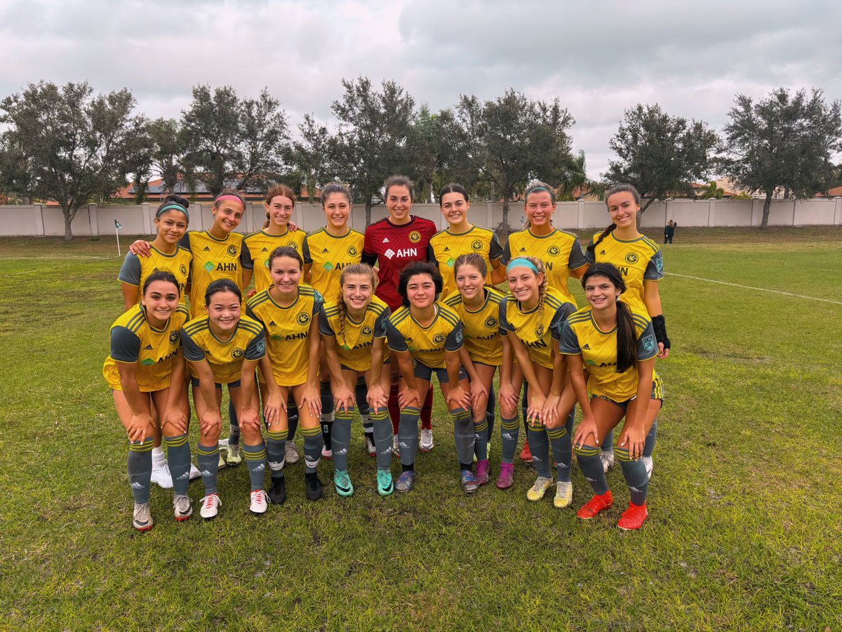 HoundsAcademy's tweet photo. ⚽️ Perfect weekend for the 2005/06 Girls
⚽️ Six wins from nine matches
⚽️ Two players in National Selection Game

There were a lot of Hounds highlights this week from the @ECNLgirls Florida showcase! 🍊🌴

👀 Read more: https://t.co/Ftf2tCth8g https://t.co/lVYUioqoEd