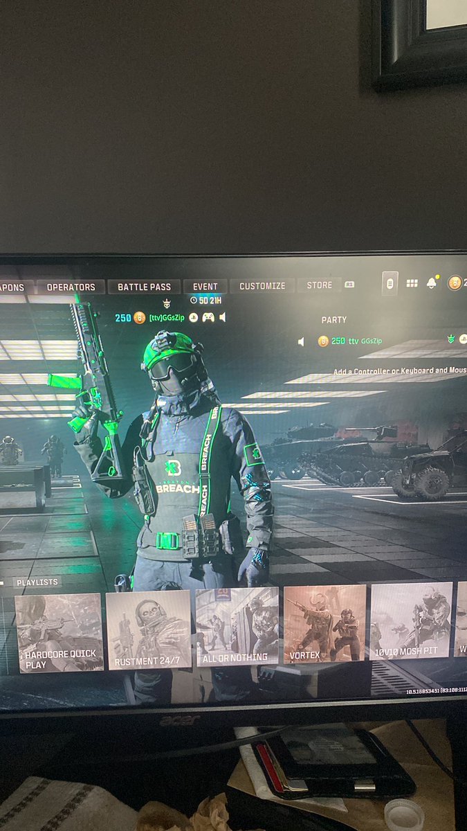 GGsZip's tweet photo. @BostonBreach Sweater Giveaway 💚
#BestCDLPack https://t.co/6k42k9ACHR
