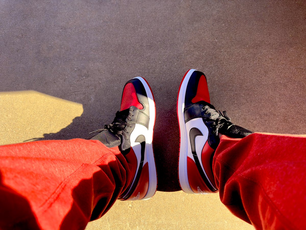the00Beard's tweet photo. Sneaker change. #kotd #jordan1low #Js #bredtoe #nike #fyp #sneakers #sneakerhead https://t.co/3tEIx90LVI