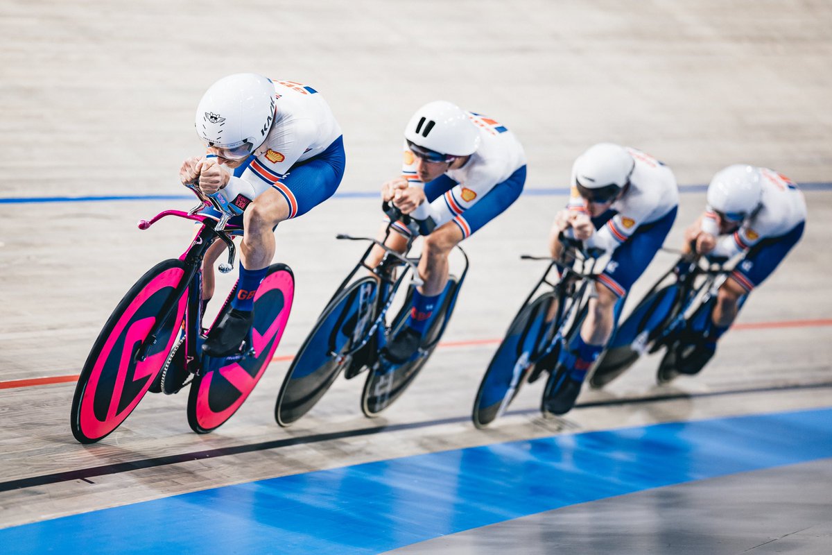 WattShop tweet media