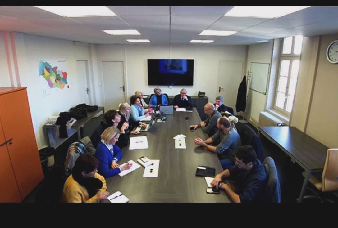 Le Bureau des Internes Picards continue son engagement auprès des élus.
Le bureau des internes a été reçu le 11/01/24 par le conseil départemental de la Somme. :
Présentation: TCA en pédiatrie, qui ne peuvent trouver d'aide médicale à l'âge adulte.
Projet logement et pass culture