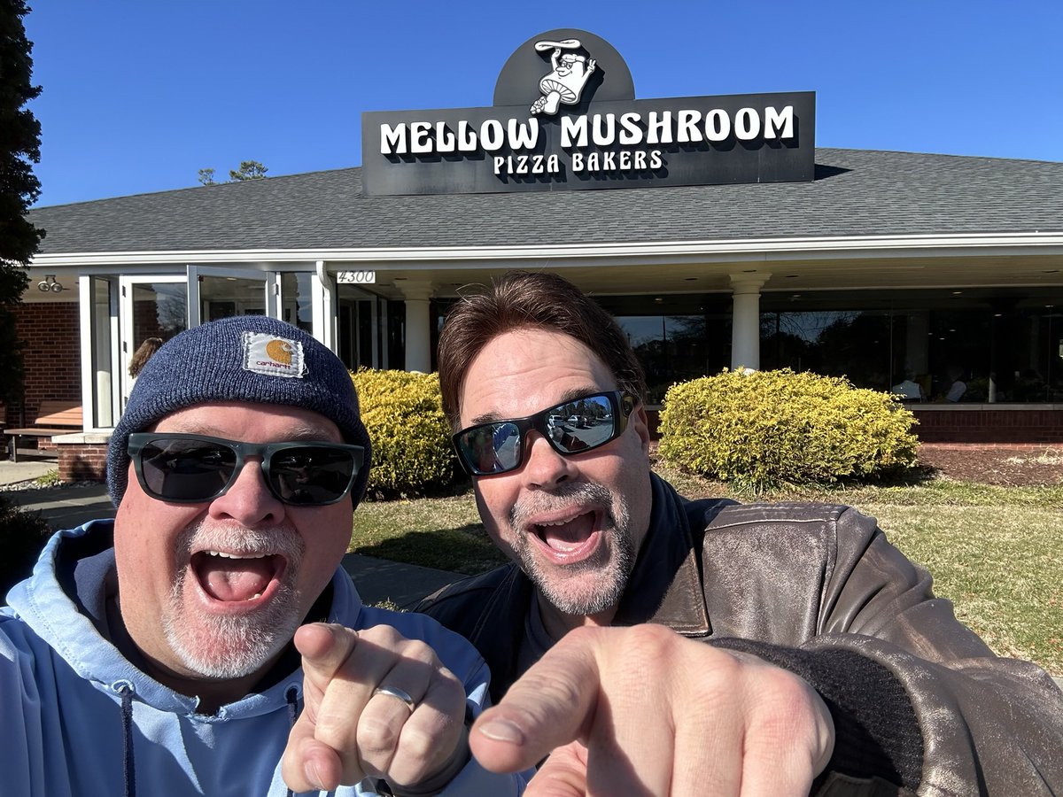 mikewheless's tweet photo. Lunch with #CaptainDave never disappoints! https://t.co/uW6cRIsnN0