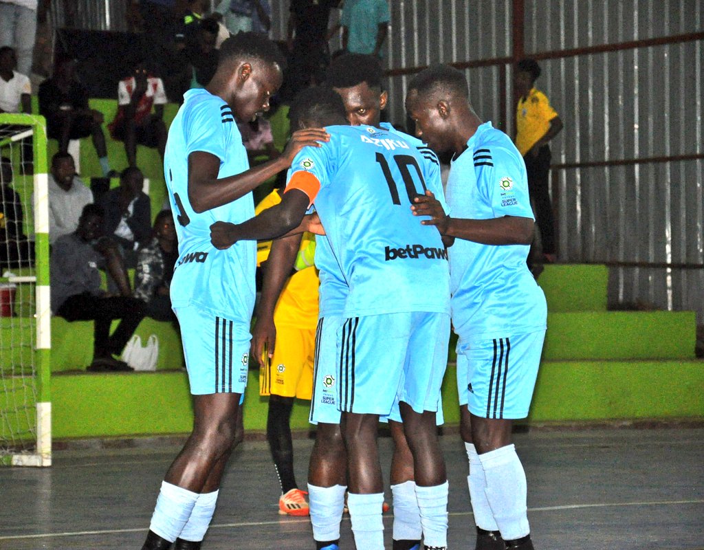 VBugerere's tweet photo. #betPawaXfutsal | #MatchWeek8 | #Game3
HT'
Mengo City 0-3 Futbol Club Luzira
#LivefromOldKampala | #VoBUpdates | #MENFCL
@betPawaUG @betPawaFSL @Jackshots24 @JjunjuHamzah @FutsalUganda @KisenyiFC https://t.co/hHaQlwZbpU