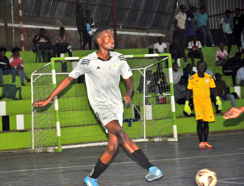 VBugerere's tweet photo. #betPawaXfutsal | #MatchWeek8 | #Game3
HT'
Mengo City 0-3 Futbol Club Luzira
#LivefromOldKampala | #VoBUpdates | #MENFCL
@betPawaUG @betPawaFSL @Jackshots24 @JjunjuHamzah @FutsalUganda @KisenyiFC https://t.co/hHaQlwZbpU