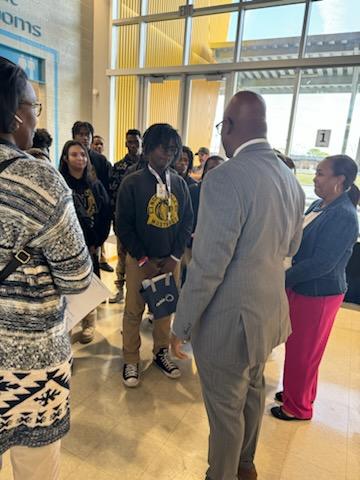 sitonarcisse's tweet photo. I had a great time Thursday with more than 200 students from across East Baton Rouge Parish during the Careers in Industrial Day at the EBR Career and Technical Education Center. A big thank-you to all of the businesses and students who made the event possible! https://t.co/uQFgfLWtJg