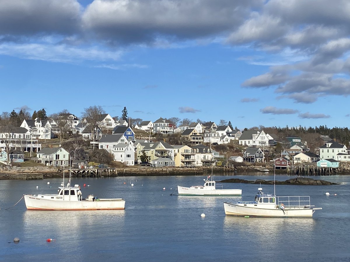 This is Stonington #Maine right now. Odd how very quiet, calm and peaceful it is right now, knowing how awful and scary the weather was along the state’s coast yesterday. The state is asking fishermen from all harbors to tell them how much damage there was to local waterfronts.