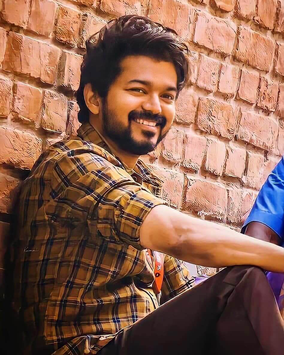 ActorVijayUniv's tweet photo. 100RTs Possible ?😜

 #PongalConquerorVIJAY https://t.co/ArsCMMxZA8