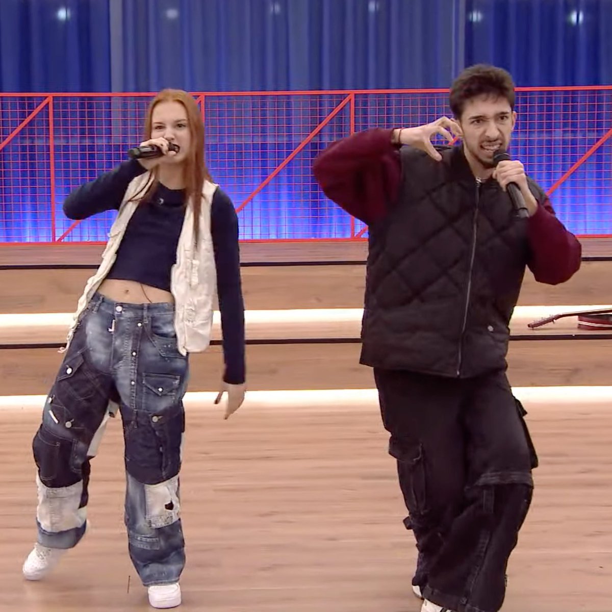 🎤🎶 Paul y Ruslana cantan “Ptazeta: Bzrp Music Sessions, Vol. 45” de <a href="/Ptazeta_/">EnlaCasa</a> &amp; <a href="/bizarrap/">bzrp</a> en el PRIMER PASE de MICROS de la Gala 7.

🧐 Síguelo en DIRECTO aquí 👉🏻 bit.ly/CanalOT_24h 💙✨ #OTDirecto11E