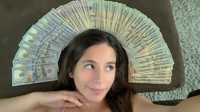 MUST #FOLLOW &amp; #RT   😍 @SmokinSweetDee 😍   🩷🩷  Sexy 🩷🩷 #Domme  #GoAndWorshipHer   All her links: https://t<a href="/tag/follow"class="tags">#FOLLOW</a><a href="/tag/rt"class="tags">#RT</a><a class="tags" target="_blank" title="On Twitter" href="/?out=eyJ0eXAiOiJKV1QiLCJhbGciOiJIUzUxMiJ9.eyJpYXQiOjE3MjQyMjMxODEsImlzcyI6InR3cG9ybnN0YXJzLmNvbSIsIm5iZiI6MTcyNDIyMzE4MSwiZXhwIjoxNzU1NzU5MTgxLCJyZWRpcmVjdF91cmwiOiJodHRwczovL3R3aXR0ZXIuY29tL1Ntb2tpblN3ZWV0RGVlIn0.Z64gKXiuS_R2NvFGTQP92f1ZZmR_pNc0AWJ1hakq8rf5MKj_4CKb15eKGQClAwxywM3PUbVuHJjwVkQEpd5x0A">@SmokinSweetDee</a><a href="/tag/domme"class="tags"><span>#domme</span></a><a href="/tag/goandworshipher"class="tags"><span>#goandworshipher</span></a>