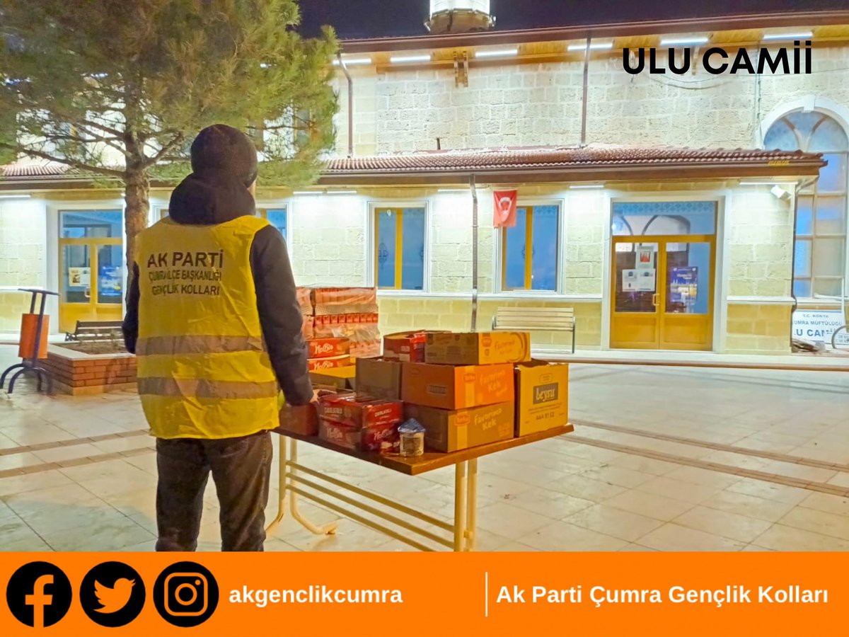 akgenclikcumra's tweet photo. 📍Merkez Camilerimiz 

Mübarek #RegaipKandili vesileyle, yatsı namazı sonrası cemaatin kandillerini tebrik edip Gençlik Kolları olarak  ikramlarda bulunduk.

Rabbim bu gece hürmetine birliğimizi daim etsin. 🤝 https://t.co/C1uOtxa79n