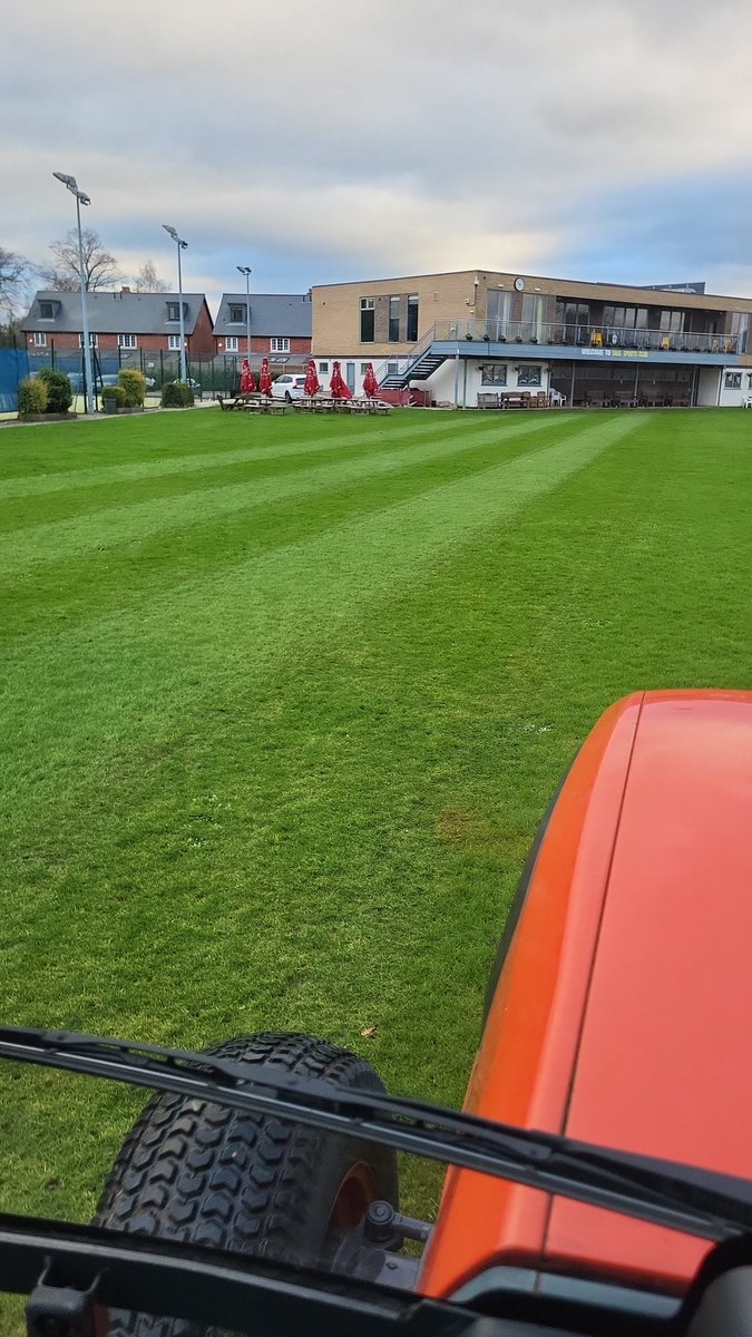 Boony153's tweet photo. Finally dry enough to get on the ground @SaleCricketClub @SaleSports to get some aeration done
Cricket square cut and aerated with the Toro procore and footie pitches verti drained
Spring will soon be on us 👏 https://t.co/CgENsJzbmi