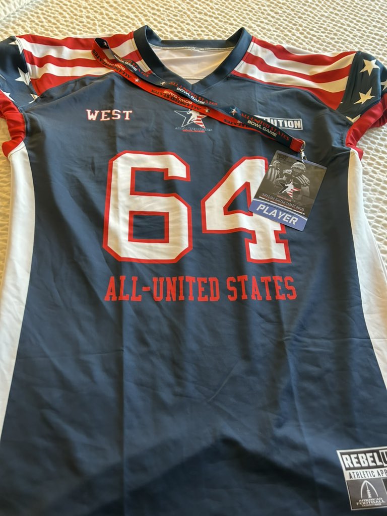 All checked in and ready for this weekend’s bowl game. Thank you <a href="/StatesGames/">All-United States Bowl Games</a> and @ausbgvp for the wonderful opportunity. <a href="/HHKnights_FB/">Harker Heights Football</a> <a href="/geezluizbatman/">Zumunda1</a>