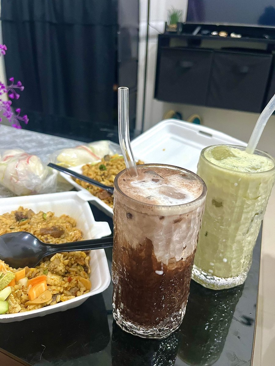 tulusnana_'s tweet photo. Ketika bosan ngopi, gue beralih sementara ke matcha 😂 https://t.co/FnaTilXxYk