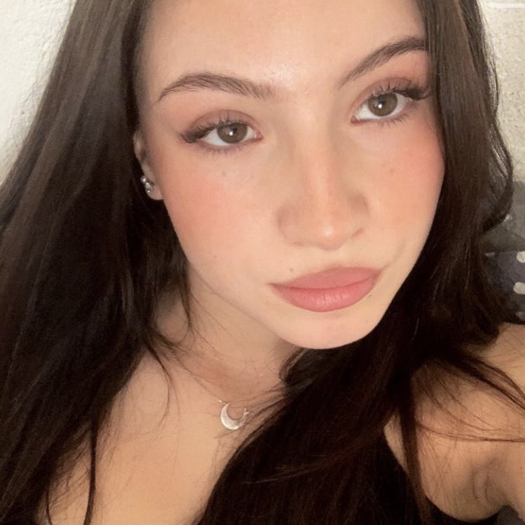 foliedudoute's tweet photo. thread des meilleures (selon moi) performances de lénie 💌 pour vous montrer à quel point elle est douée et mérite sa place #StarAcademyleLive #StarAcademy https://t.co/jaYRQfGyYR