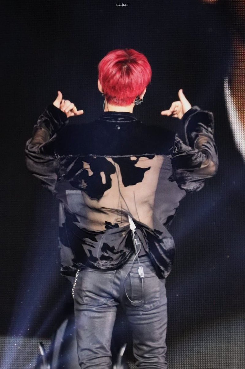 plexirin's tweet photo. Felix back view legendary moments https://t.co/JkmuLQMvrs