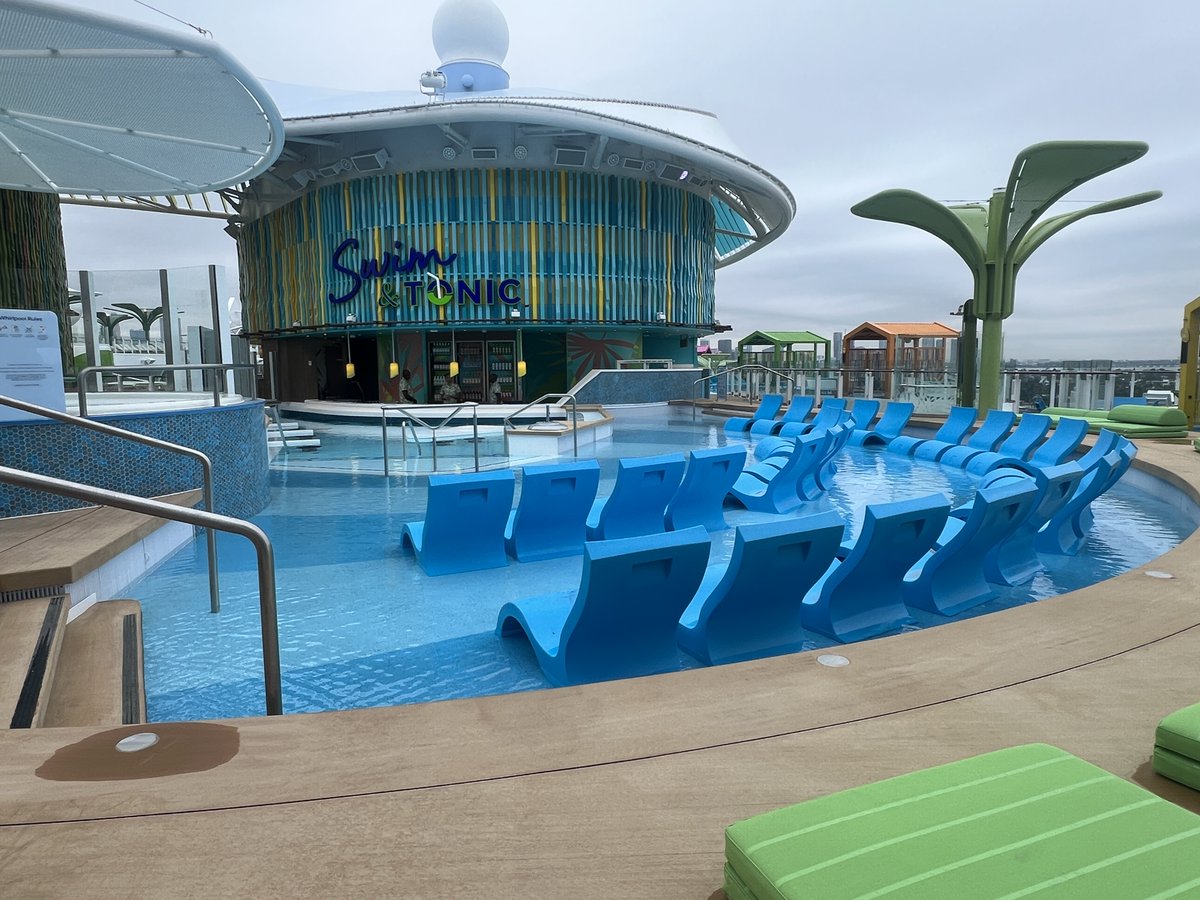 CruiseCritic's tweet photo. We're just 16 days away from #IconoftheSeas' first sailing, but today we're onboard for an early look! So far, so 🤩 https://t.co/xgVfhq1ZSh