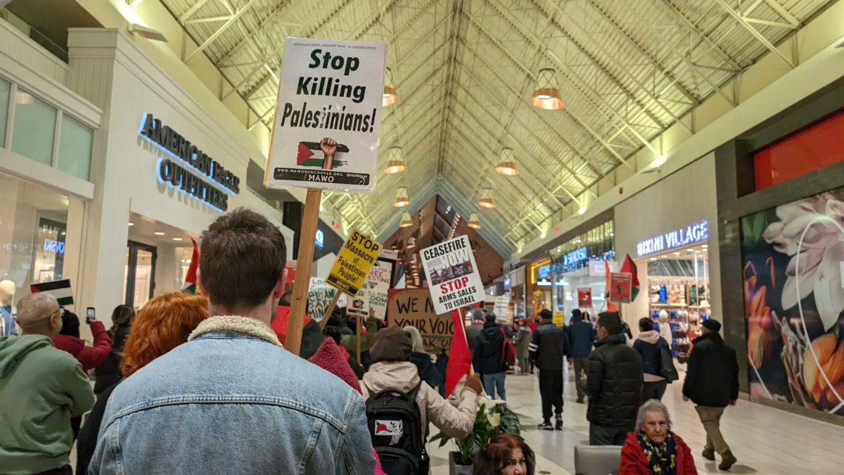 Coquitlam out in the streets for Palestine w/ a dynamic rally and march through Coquitlam Centre Mall on Sunday Jan 7 called by Tri-Cities for Palestine 🇵🇸✊ Join in weekly, every Sunday @ 3pm, #Coquitlam City Hall! 
#ceasefirenow🇵🇸 #endgazasiege #gazagenocideً #vanpoli #cdnpoli