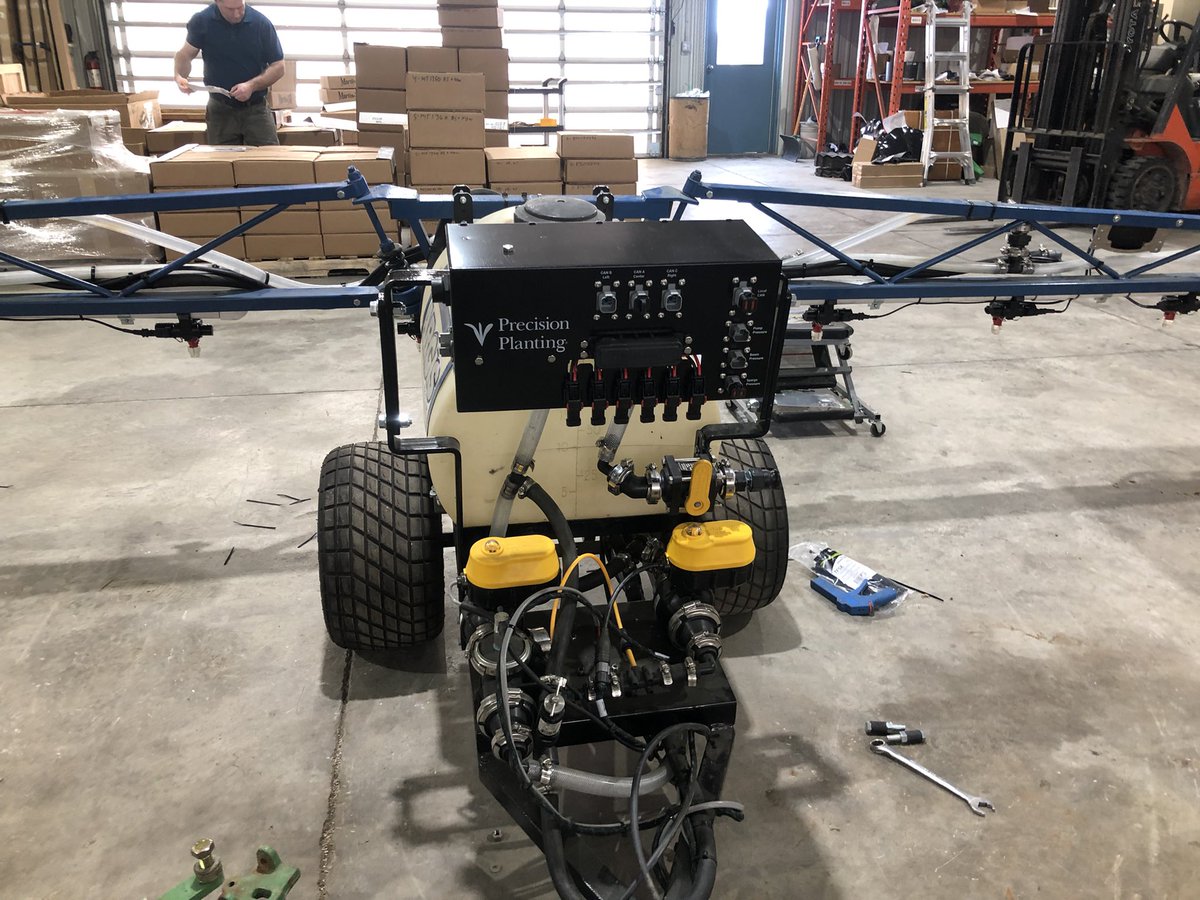 Percision symphony on are little lawn sprayer