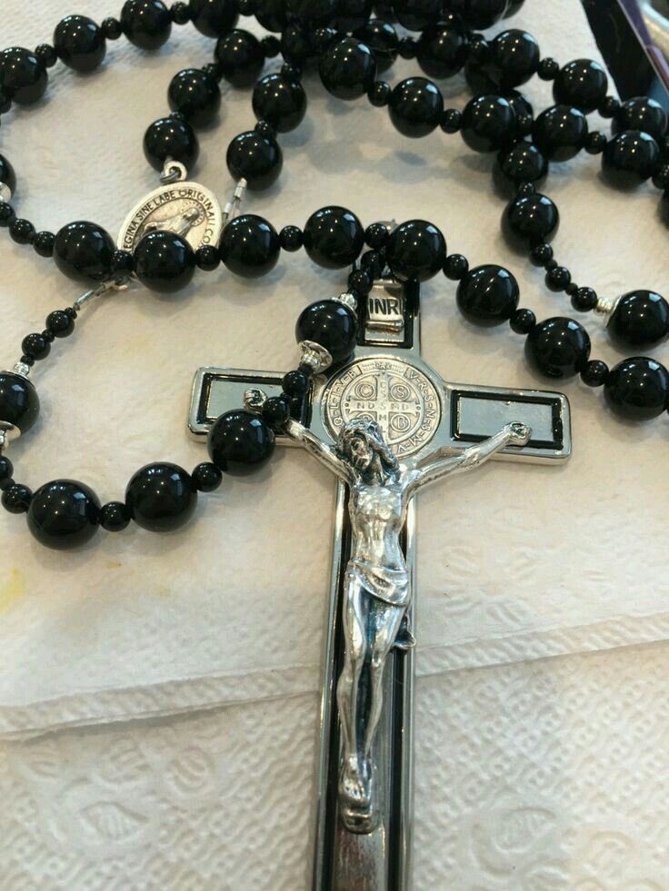 Day 11 of 366✅

Have you prayed your Rosary today?
