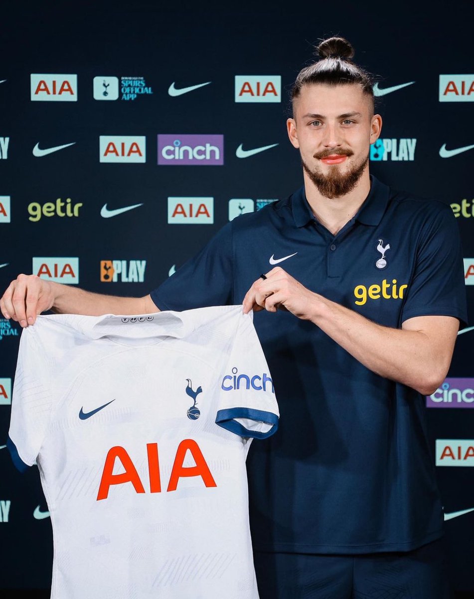 🚨⚪️ Official, confirmed. Radu Dragusin joins Tottenham on €30m deal from Genoa — contract valid for the next 6 years. After crazy transfer saga, Spurs have their new number 6️⃣.