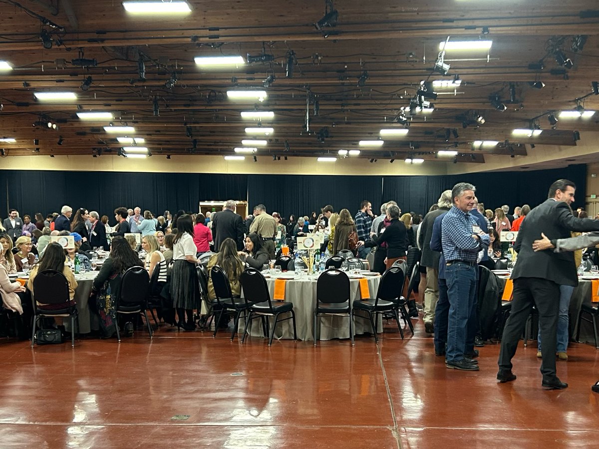 Capacity4Change's tweet photo. Yes, we sold out, and yes this is what every seat filled looks like.🤩💖

#HeartOfMarin #MarinCivicCenter #CVNL https://t.co/iB3DvwW4qd