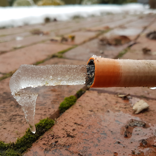 sfwconstruction's tweet photo. 🌨️ 👉 Don't wait until the snow piles up! Check out our blog for the full checklist and start preparing today. Stay safe and cozy this winter season!

🔗 https://t.co/RTJ3Oh4bgl

#WinterPrep #HomeSafety #OregonSnow #WashingtonWinter #SFWConstruction #StormReady https://t.co/ad8w6T6by1