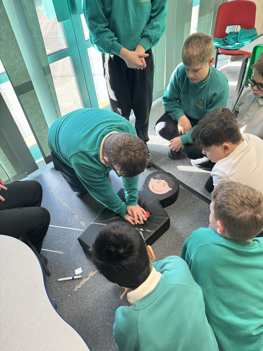 ALCroseheyworth's tweet photo. Roseheyworth Road loved finding out about basic first aid. They know the meaning of CPR and how to help someone if they are in difficulty. Some of our learners were keen to become paramedics and doctors. https://t.co/Gdd7p28RpS