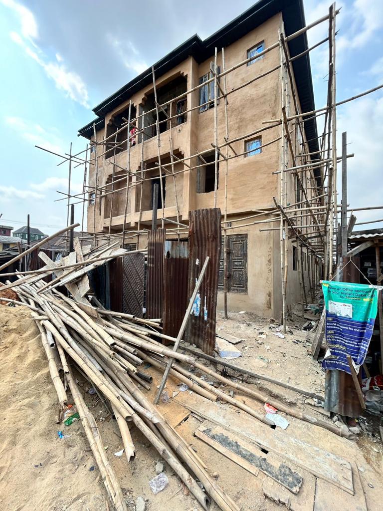 Lands_houses's tweet photo. A room Selfcon for lease‼️
Comes fully finished

Location; Yaba, Lagos Nigeria.

Lease period: 15years

Price; 4.5million naira
Rental value; 600k/annum
Shortlet value: 20-30k daily
Resale value upon completion:5-6m

For inspection/purchase;
📞+234 8101755342 or 08093178475 https://t.co/wcwvitk7mA